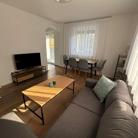 Gemuetliche In Puch Apartamento